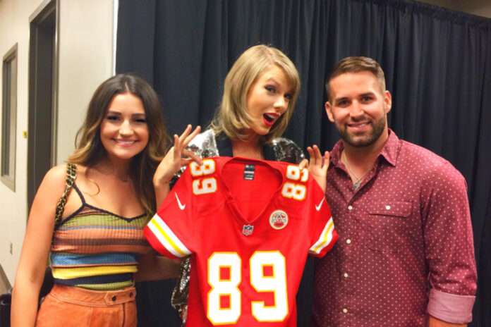 Ex-Chiefs QB: ‘My life is about to change’ after fans find Taylor Swift photo