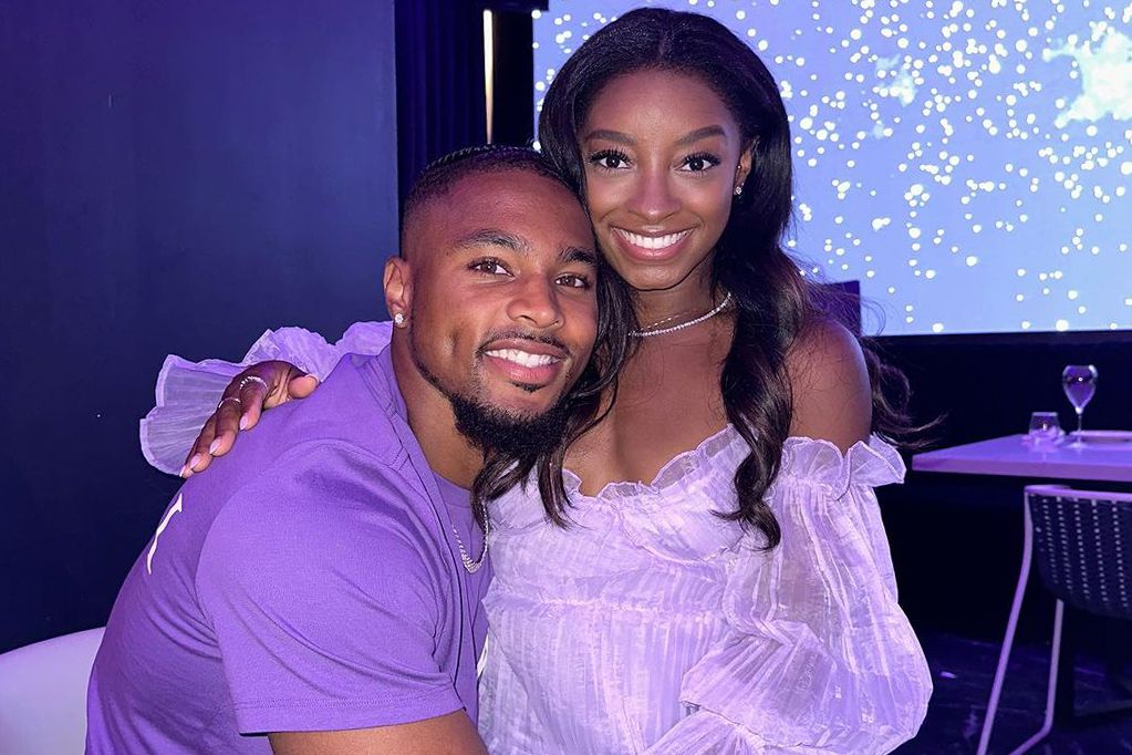 Simone Biles’ Husband Jonathan Owens Kisses Wife as She Becomes the Most Decorated U.S. Gymnast in Olympic History